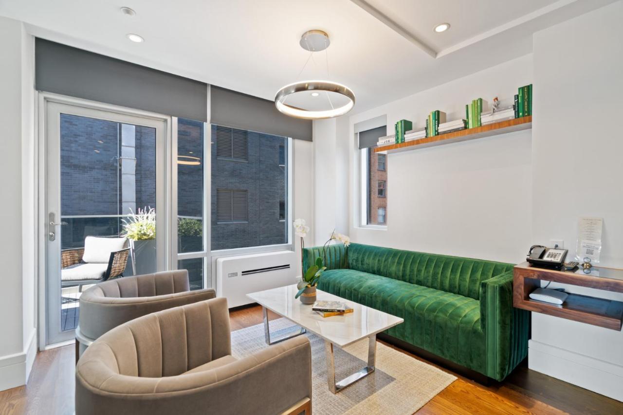 The Gotham Suite,1382991173:JPEG