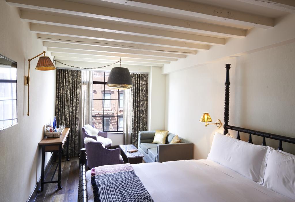 Estudio con cama extragrande